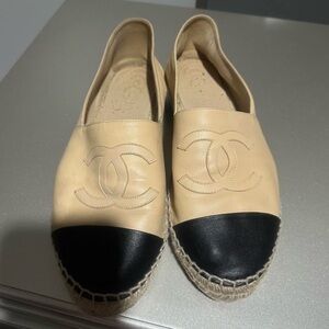 CHANEL Two-Tone Beige and Black Espadrilles